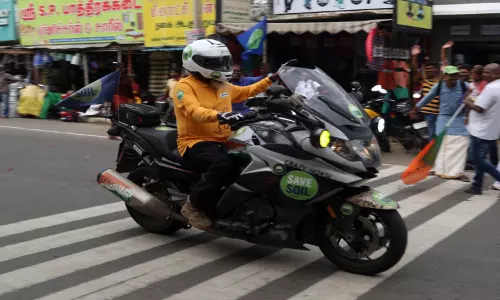 சத்குரு ஜக்கிவாசுதேவுக்கு சத்தியமங்கலத்தில் உற்சாக வரவேற்பு