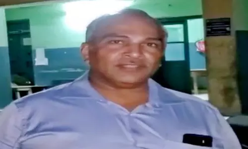 கவுந்தப்பாடி அரசு ஆஸ்பத்திரியில் பரபரப்பு; சுற்றுலா சென்ற தலைமை டாக்டர் உள்பட 2 பேர் பணிஇடை நீக்கம் கவுந்தப்பாடி அரசு ஆஸ்பத்திரியில் பரபரப்பு; சுற்றுலா சென்ற தலைமை டாக்டர் உள்பட 2 பேர் பணிஇடை நீக்கம்