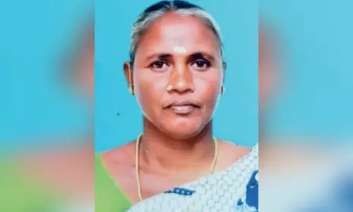 வெங்கல் அருகே மின்சாரம் தாக்கி பெண் சாவு - மின்வயர் அறுந்து விழுந்ததில் பரிதாபம் வெங்கல் அருகே மின்சாரம் தாக்கி பெண் சாவு - மின்வயர் அறுந்து விழுந்ததில் பரிதாபம்