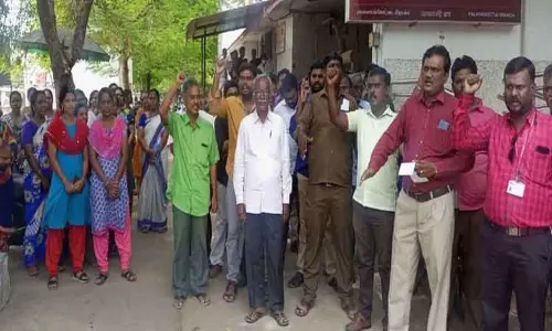 தபால்துறை ஊழியர்கள் ஆர்ப்பாட்டம்