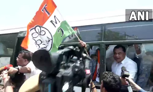 அசாம் வெள்ளத்தில் தத்தளிக்கிறது; மராட்டிய மாநில அரசை கவிழ்ப்பதில் பாஜக மும்முரம் - திரிணாமுல் காங்கிரஸ் குற்றச்சாட்டு