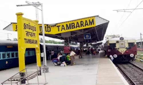 தாம்பரம் ரெயில் நிலையத்துக்கு வெடிகுண்டு மிரட்டல்: சேலத்தை சேர்ந்தவரிடம் விசாரணை தாம்பரம் ரெயில் நிலையத்துக்கு வெடிகுண்டு மிரட்டல்: சேலத்தை சேர்ந்தவரிடம் விசாரணை
