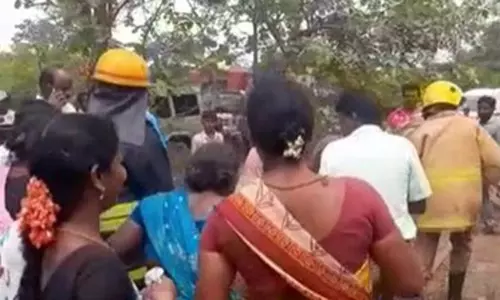 பட்டாசு ஆலையில் பயங்கர வெடி விபத்து: உடல் சிதறி 3 பேர் பலி..! பட்டாசு ஆலையில் பயங்கர வெடி விபத்து: உடல் சிதறி 3 பேர் பலி..!