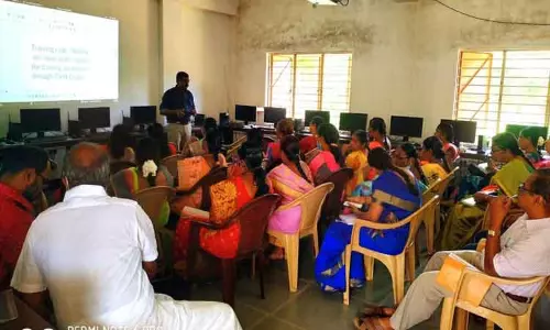 சிறிய, சிறிய வார்த்தைகளை சொல்லி கொடுத்து  ஆங்கிலத்தில் பேசுவதற்கு மாணவர்களை தயார்படுத்த வேண்டும்-பயிற்சியில் ஆசிரியர்களுக்கு அறிவுரை