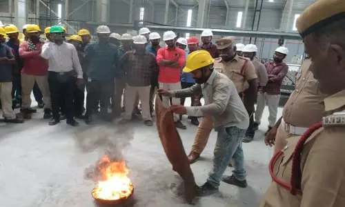 தீ தடுப்பு ஒத்திகை நிகழ்ச்சி தீ தடுப்பு ஒத்திகை நிகழ்ச்சி