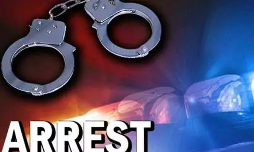 சொத்துக்காக விவசாயி அடித்து கொலை; உடல் நலக்குறைவால் இறந்ததாக நாடகமாடிய மனைவி கைது சொத்துக்காக விவசாயி அடித்து கொலை; உடல் நலக்குறைவால் இறந்ததாக நாடகமாடிய மனைவி கைது