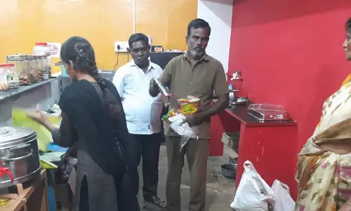 பிளாஸ்டிக் பைகள் பயன்படுத்திய கடைகளுக்கு அபராதம் பிளாஸ்டிக் பைகள் பயன்படுத்திய கடைகளுக்கு அபராதம்