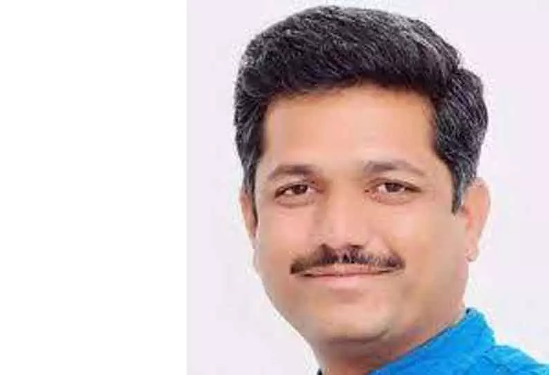 ஏக்நாத் ஷிண்டே முகாமில் இருந்து திரும்பி வந்தது எப்படி?- சிவசேனா எம்.எல்.ஏ. திடுக் தகவல் ஏக்நாத் ஷிண்டே முகாமில் இருந்து திரும்பி வந்தது எப்படி?- சிவசேனா எம்.எல்.ஏ. திடுக் தகவல்