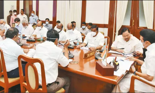 தொடர் மழை எதிரொலி: சென்னை மற்றும் புறநகரில் வெள்ளத்தடுப்பு பணிகள் முதல்-அமைச்சர் ஆய்வு