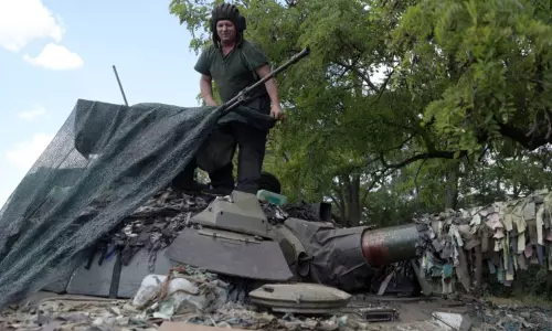 லைவ் அப்டேட்ஸ்: கார்கிவில் ரஷிய படைகள் குண்டுவீசித் தாக்குதல் - 8 வயது குழந்தை உட்பட 15 பேர் பலி