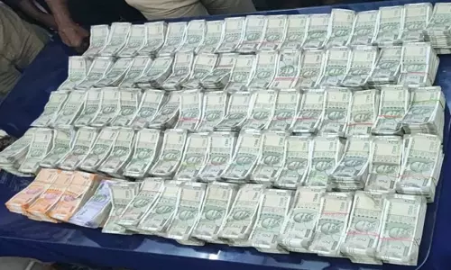 சென்னை மண்ணடியில் போலீஸ் வாகன சோதனையில் ரூ.2 கோடி சிக்கியது - ஹவாலா பணமா?