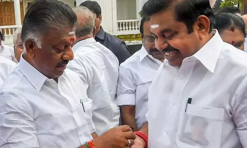 அடுத்து என்ன நடக்கும்... ? எடப்பாடி பழனிசாமி, ஓ.பன்னீர்செல்வம் திரைமறைவு தில்லாலங்கடி வேலைகள் அடுத்து என்ன நடக்கும்... ? எடப்பாடி பழனிசாமி, ஓ.பன்னீர்செல்வம் திரைமறைவு தில்லாலங்கடி வேலைகள்