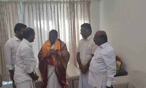 ஓ.பன்னீர்செல்வம் உடன் ஜனாதிபதி வேட்பாளர் திரெளபதி முர்மு சந்திப்பு