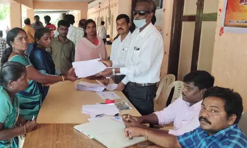 விருத்தாசலம் தாலுகா அலுவலகத்தில்   மாற்றுத்திறனாளிகளுக்கான சிறப்பு முகாம்