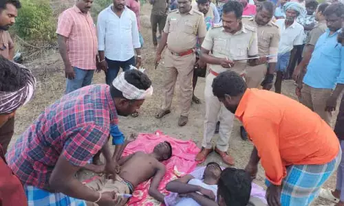 கல்லுக்குழியில் தேங்கி நின்ற நீரில் மூழ்கி 2 மாணவர்கள் பலி