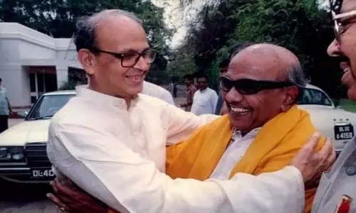 முன்னாள் பிரதமர் வி.பி.சிங் பிறந்தநாள் இன்று... முதல் அமைச்சர் மு.க.ஸ்டாலின் டுவீட் முன்னாள் பிரதமர் வி.பி.சிங் பிறந்தநாள் இன்று... முதல் அமைச்சர் மு.க.ஸ்டாலின் டுவீட்