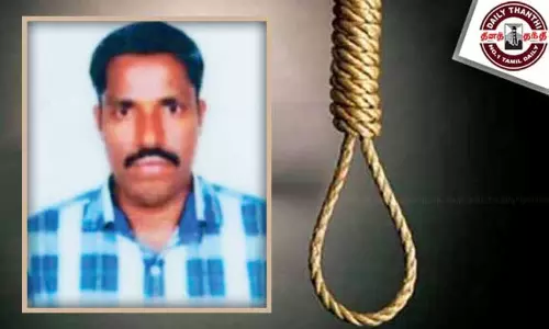 பட்டாபிராமில் வருவாய் ஆய்வாளர் தூக்குப்போட்டு தற்கொலை - வேலைப்பளு காரணமா?
