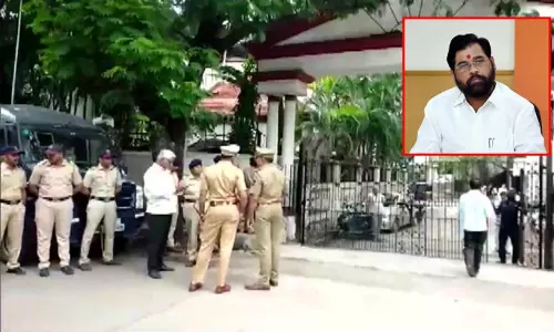ஷிண்டே குழுவுக்கு சிவசேனா பாலாசாஹேப் என பெயர்; இல்லத்திற்கு பலத்த போலீஸ் பாதுகாப்பு ஷிண்டே குழுவுக்கு சிவசேனா பாலாசாஹேப் என பெயர்; இல்லத்திற்கு பலத்த போலீஸ் பாதுகாப்பு