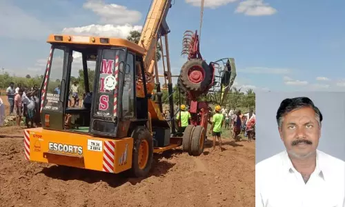 நாமக்கல்: நிலத்தை உழும் போது கிணற்றில் விழுந்த டிராக்டர் - விவசாயி பலி...!