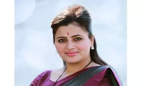 மராட்டியத்தில் ஜனாதிபதி ஆட்சியை அமல்படுத்த வேண்டும் - நவ்நீத் ராணா எம்.பி