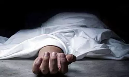 தூக்குப்போட்டு தொழிலாளி தற்கொலை