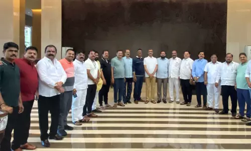 சிவசேனா அதிருப்தி எம்.எல்.ஏக்கள் 16 பேருக்கு தகுதி நீக்க நோட்டீஸ்