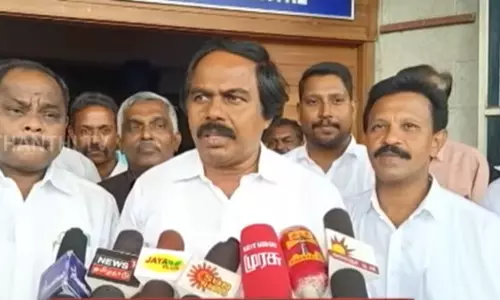 அதிமுக கேப்டன் இல்லாத கப்பல்போல தள்ளாடுகிறது - அமைச்சர் மனோ தங்கராஜ் அதிமுக கேப்டன் இல்லாத கப்பல்போல தள்ளாடுகிறது - அமைச்சர் மனோ தங்கராஜ்