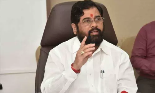 மகா விகாஸ் அகாடி அரசின் பிடியில் இருந்து சிவசேனாவை விடுவிக்க போராடி வருகிறேன்: ஏக்நாத் ஷிண்டே மகா விகாஸ் அகாடி அரசின் பிடியில் இருந்து சிவசேனாவை விடுவிக்க போராடி வருகிறேன்: ஏக்நாத் ஷிண்டே