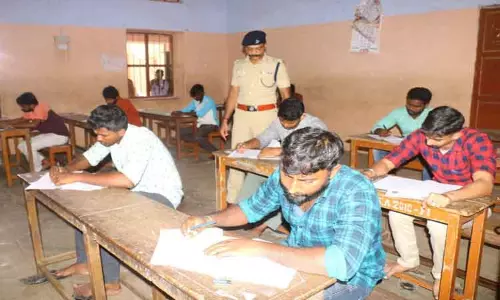 போலீஸ் சப்-இன்ஸ்பெக்டர் பணிக்கு எழுத்து தேர்வு போலீஸ் சப்-இன்ஸ்பெக்டர் பணிக்கு எழுத்து தேர்வு