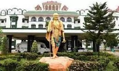 கலெக்டர் மீது கடும் நடவடிக்கை எடுக்க வேண்டும்-தலைமை செயலாளருக்கு மதுரை ஐகோர்ட்டு உத்தரவு கலெக்டர் மீது கடும் நடவடிக்கை எடுக்க வேண்டும்-தலைமை செயலாளருக்கு மதுரை ஐகோர்ட்டு உத்தரவு