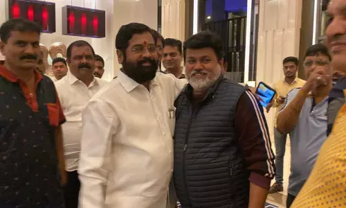 சிவசேனா கூட்டணிக்கு தொடரும் சிக்கல்;  மராட்டிய உயர்கல்வித்துறை மந்திரி உதய் சமந்த் ஏக்நாத் ஷிண்டே முகாமில் தஞ்சம்..!