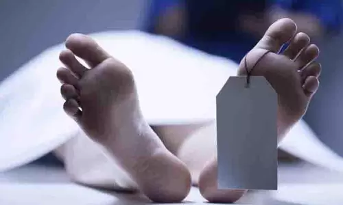 தலை இல்லாமல் தனுஷ்கோடியில் கரை ஒதுங்கிய மீனவர் உடல் தலை இல்லாமல் தனுஷ்கோடியில் கரை ஒதுங்கிய மீனவர் உடல்