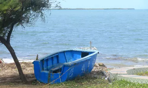 காட்சிப்பொருளான படகுகள் காட்சிப்பொருளான படகுகள்
