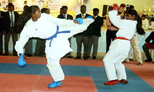 ஈரோட்டில் மாநில அளவிலான கராத்தே போட்டி