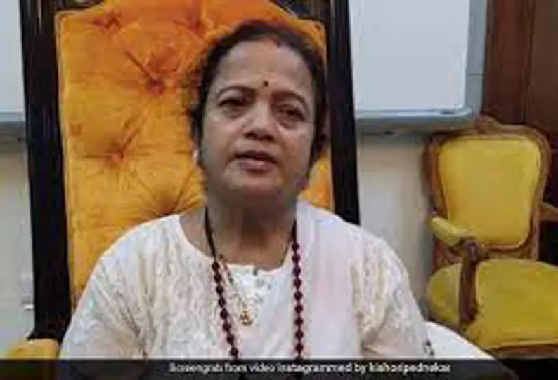 தங்கள் கணவர்களை மீட்டு வருமாறு ராஷ்மி தாக்கரேவிடம் அதிருப்தி எம்.எல்.ஏ.க்களின் மனைவிமார் கோரிக்கை- முன்னாள் மேயர் கிஷோரி பெட்னேகர் தகவல்