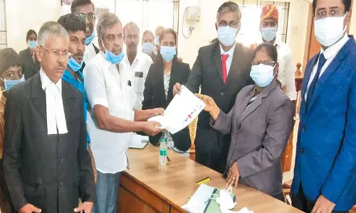 பூந்தமல்லி, பொன்னேரி, திருத்தணி உள்ளிட்ட கோர்ட்டுகளில் லோக் அதாலத் மூலம் 3,124 வழக்குகளுக்கு தீர்வு பூந்தமல்லி, பொன்னேரி, திருத்தணி உள்ளிட்ட கோர்ட்டுகளில் லோக் அதாலத் மூலம் 3,124 வழக்குகளுக்கு தீர்வு