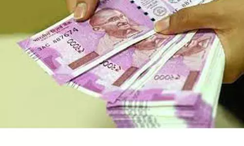 ஏக்நாத் ஷிண்டே முகாமுக்கு செல்ல ரூ.50 கோடி பேரம் பேசியதாக எம்.எல்.ஏ. குற்றச்சாட்டு ஏக்நாத் ஷிண்டே முகாமுக்கு செல்ல ரூ.50 கோடி பேரம் பேசியதாக எம்.எல்.ஏ. குற்றச்சாட்டு