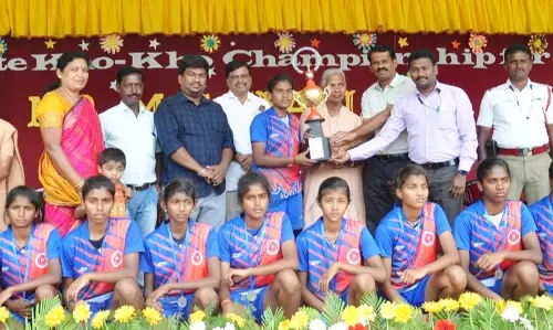 மாநில அளவிலான கோ-கோ போட்டியில் வெற்றி பெற்ற அணிகளுக்கு பரிசு