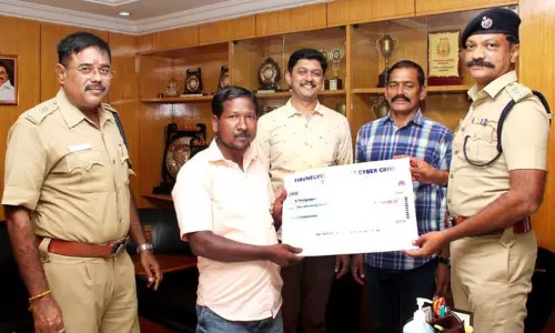 இணையதளம் மூலம் வாலிபர் இழந்த ரூ.1.25 லட்சம் மீட்பு இணையதளம் மூலம் வாலிபர் இழந்த ரூ.1.25 லட்சம் மீட்பு