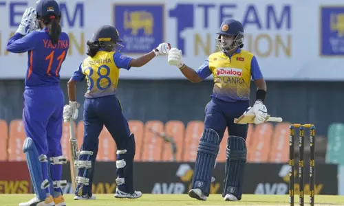 இந்தியாவுக்கு எதிரான 20 ஓவர் கிரிக்கெட்: இலங்கை பெண்கள் அணி ஆறுதல் வெற்றி இந்தியாவுக்கு எதிரான 20 ஓவர் கிரிக்கெட்: இலங்கை பெண்கள் அணி ஆறுதல் வெற்றி