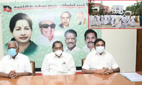 அதிமுக பொதுக்குழு நடத்தும் ஏற்பாடுகள் திடீர் நிறுத்தம் அதிமுக பொதுக்குழு நடத்தும் ஏற்பாடுகள் திடீர் நிறுத்தம்