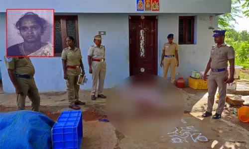 உடற்பயிற்சி சாதனத்தால் மனைவி அடித்து கொலை - குடி போதையில் கணவன் வெறிச்செயல் உடற்பயிற்சி சாதனத்தால் மனைவி அடித்து கொலை - குடி போதையில் கணவன் வெறிச்செயல்