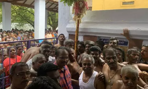 குரங்கனி முத்துமாலை அம்மன் கோவில் ஆனிகொடை விழா கால் நாட்டு நிகழ்ச்சியுடன் தொடங்கியது