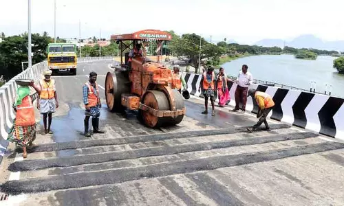 விபத்தை தடுக்க 9 இடங்களில் வேகத்தடை