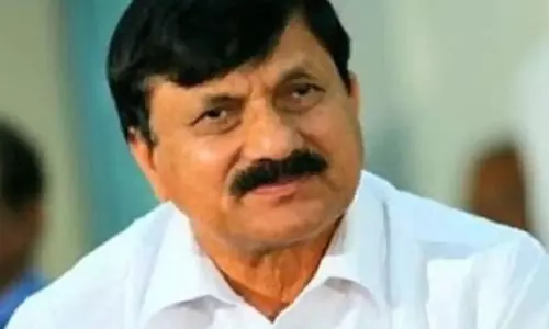 சட்டவிரோதமாக தங்கியுள்ள வெளிநாட்டினர் மீது நடவடிக்கை; போலீசாருக்கு மந்திரி அரக ஞானேந்திரா உத்தரவு சட்டவிரோதமாக தங்கியுள்ள வெளிநாட்டினர் மீது நடவடிக்கை; போலீசாருக்கு மந்திரி அரக ஞானேந்திரா உத்தரவு