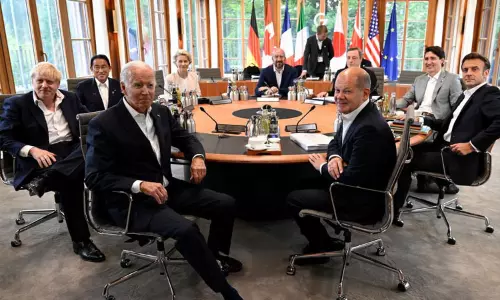 ரஷிய எரிவாயு மீதான விலை உச்சவரம்பை அமல்படுத்துவது குறித்து இந்தியாவுடன் பேச்சுவார்த்தை - வெள்ளை மாளிகை தகவல் ரஷிய எரிவாயு மீதான விலை உச்சவரம்பை அமல்படுத்துவது குறித்து இந்தியாவுடன் பேச்சுவார்த்தை - வெள்ளை மாளிகை தகவல்