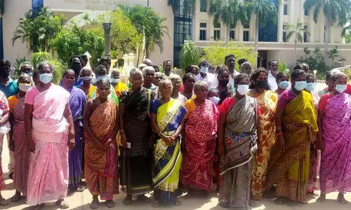 போலீஸ் சூப்பிரண்டு அலுவலகத்தை பொதுமக்கள் முற்றுகை போலீஸ் சூப்பிரண்டு அலுவலகத்தை பொதுமக்கள் முற்றுகை