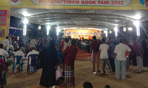 பொதுமக்களிடையே வாசிப்பு ஆர்வத்தை தூண்டும் புத்தக திருவிழா பொதுமக்களிடையே வாசிப்பு ஆர்வத்தை தூண்டும் புத்தக திருவிழா