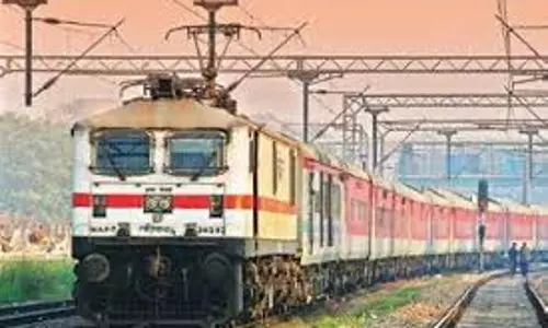 ஈரோடு-திருநெல்வேலி பயணிகள் ரெயில் மீண்டும் இயக்கம் ஈரோடு-திருநெல்வேலி பயணிகள் ரெயில் மீண்டும் இயக்கம்