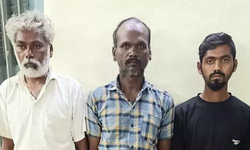 டாஸ்மாக் கடை அருகே மர்மான முறையில் உயிரிழந்தவரின் சாவில் திடீர் திருப்பம் டாஸ்மாக் கடை அருகே மர்மான முறையில் உயிரிழந்தவரின் சாவில் திடீர் திருப்பம்
